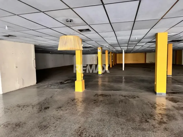 En Alquiler Local Comercial Calle los Ruices, Centro, Punto Fijo, Falcón, 4102, VEN