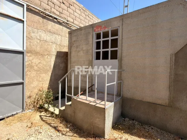 En Alquiler Local Industrial y Galpón Avenida Santa Irene, Punto Fijo, Falcón, 4102, VEN