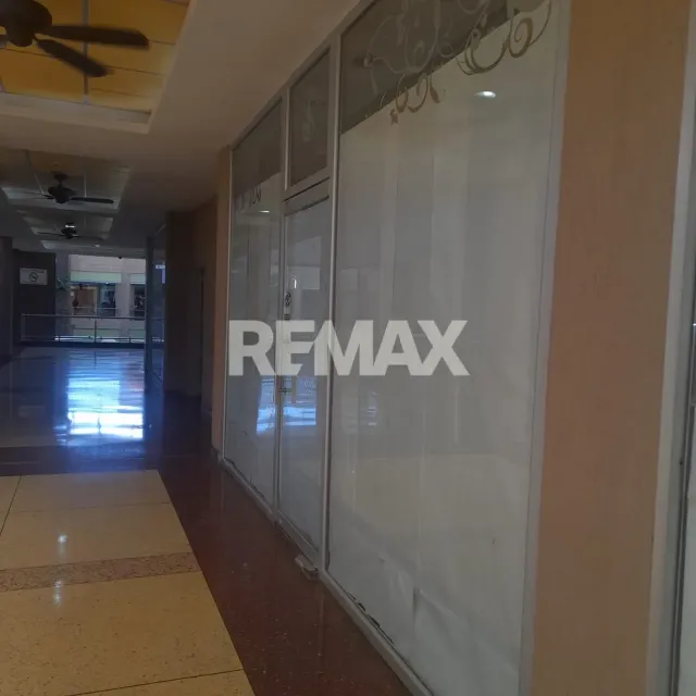 En Alquiler Local Comercial Avenida 6, Puerta Maraven, Cardón, Falcón, 4154, VEN