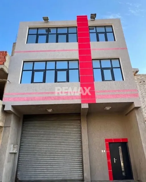 En Venta Local Comercial Calle Falcon entre calle Peru y Brasil