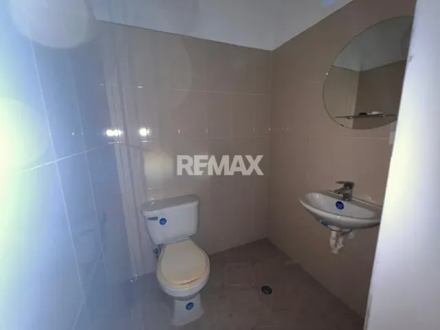 En Venta Local Comercial Calle Falcon entre calle Peru y Brasil