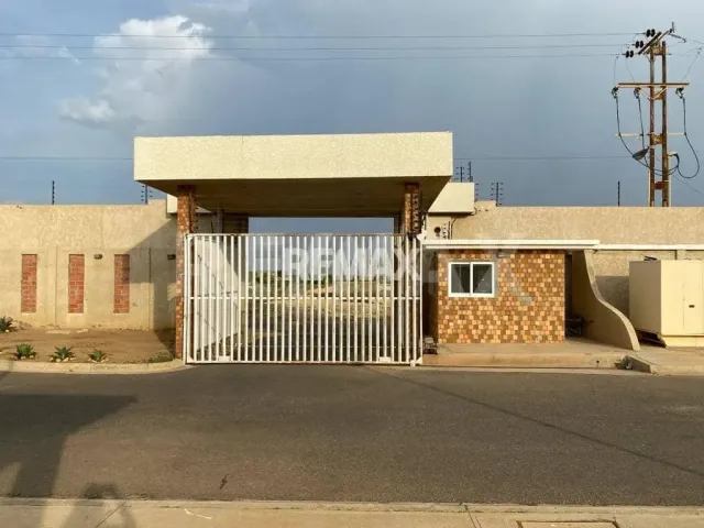 En Alquiler Casa o TownHouse Puerta Maraven, Cardón, Falcón, 4154, VEN