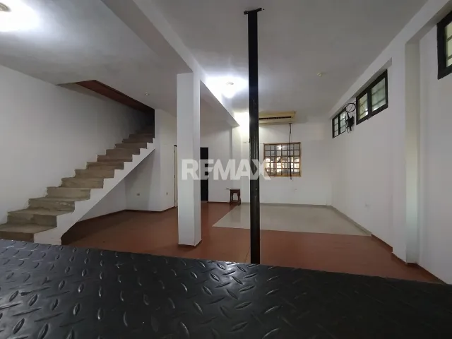 En Alquiler Local Comercial Calle Bachiller Peña, Urb. Puerta Maraven. Punto Fijo