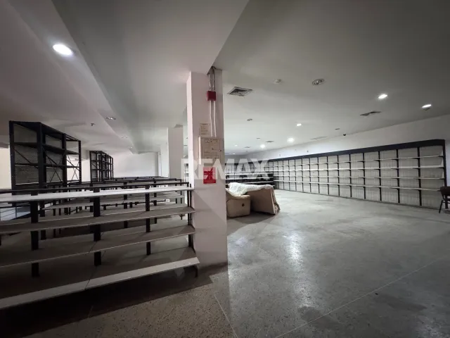 En Alquiler Local Industrial y Galpón Calle Bolivia, Centro, Punto Fijo, Carirubana, Falcón, 4102, VEN