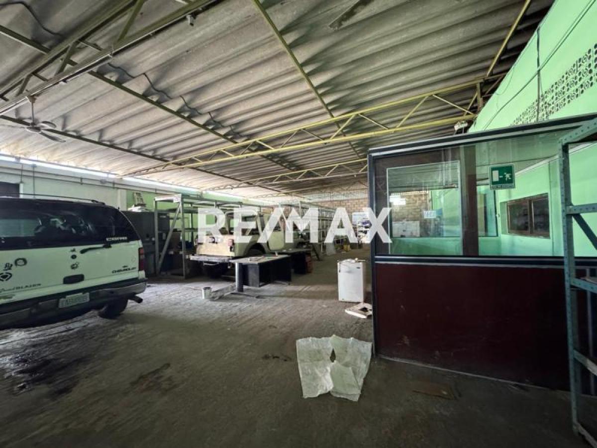 En Alquiler Local Industrial y Galpón Calle Bolivia, Centro, Punto Fijo, Carirubana, Falcón, 4102, VEN