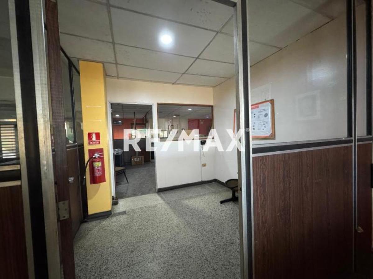 En Alquiler Local Industrial y Galpón Calle Bolivia, Centro, Punto Fijo, Carirubana, Falcón, 4102, VEN