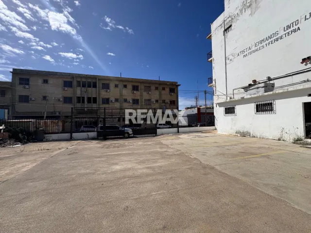 En Alquiler Local Industrial y Galpón Calle Bolivia, Centro, Punto Fijo, Carirubana, Falcón, 4102, VEN