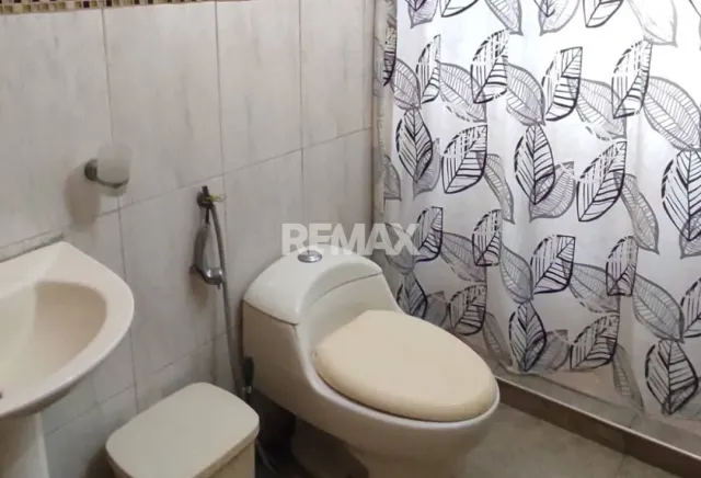 Casa de 2 hab. con anexo independiente en venta, Punto Fijo, 192 m2 de terreno - Foto 4