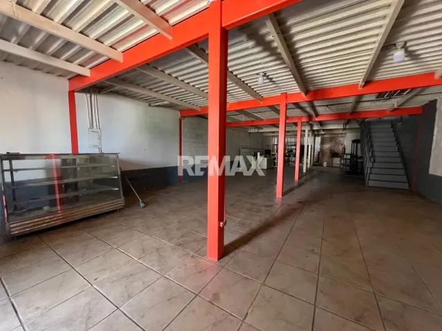 Local Comercial de 500 m² en venta en el centro de Punto Fijo, ideal para negocio - Foto 3