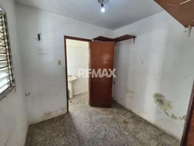 Amplia casa de 6 habitaciones y 4 baños en venta, Guaranao, Punto Fijo - Foto 2