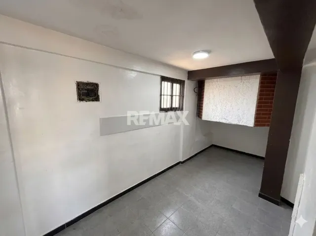 Local Comercial de 30 m² en Alquiler en la Avenida Principal de Punto Fijo - Foto 2