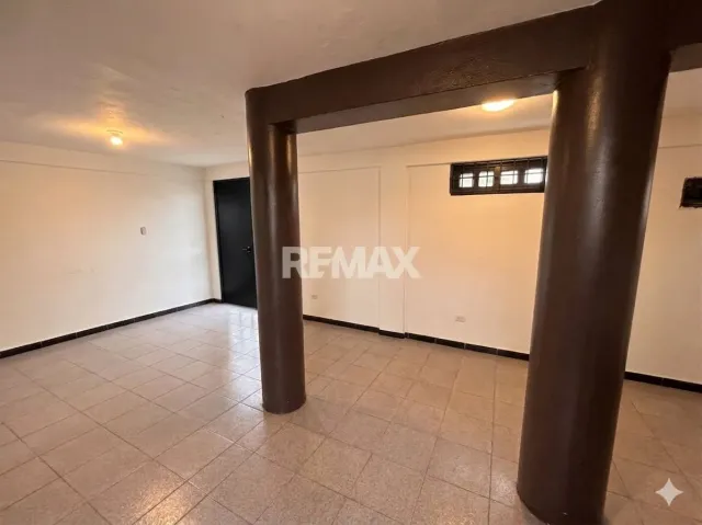 Local Comercial de 30 m² en Alquiler en la Avenida Principal de Punto Fijo - Foto 3