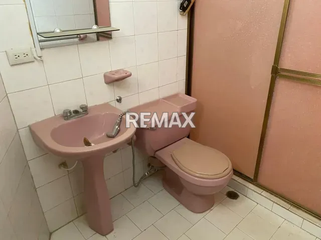 Casa comercial de 3 hab. y 2 baños en alquiler, Av. Ollarvides, Guaranao - Foto 3