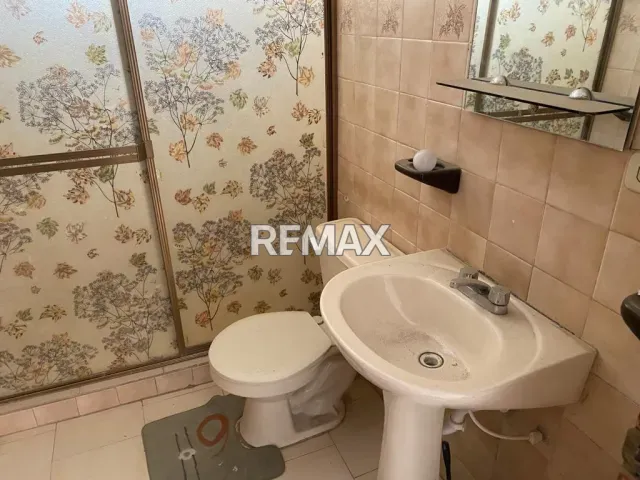 Casa comercial de 3 hab. y 2 baños en alquiler, Av. Ollarvides, Guaranao - Foto 7