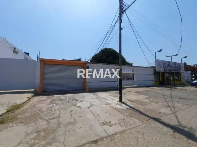 Amplia casa de 4 hab. con local comercial y 450 m² en alquiler, Puerta Maraven - Foto 1