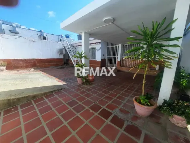 Amplia casa de 4 hab. con local comercial y 450 m² en alquiler, Puerta Maraven - Foto 11