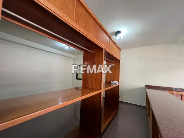 Local Comercial de 144 m² en venta en Calle Garcés, Ideal para tu Negocio - Foto 7