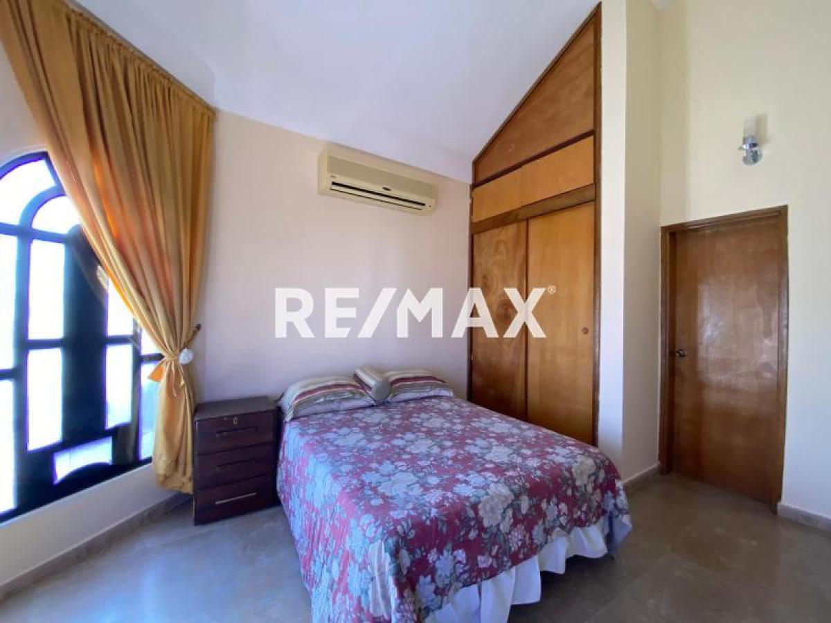 Casa de 6 habitaciones y piscina en venta, exclusiva urbanización en Punto Fijo - Foto 3