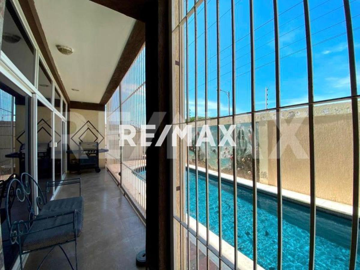 Casa de 6 habitaciones y piscina en venta, exclusiva urbanización en Punto Fijo - Foto 7