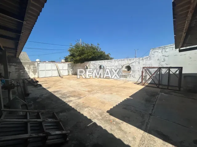 Amplio galpón de 450 m² con estacionamiento para 6 vehículos en alquiler, Cardón - Foto 3