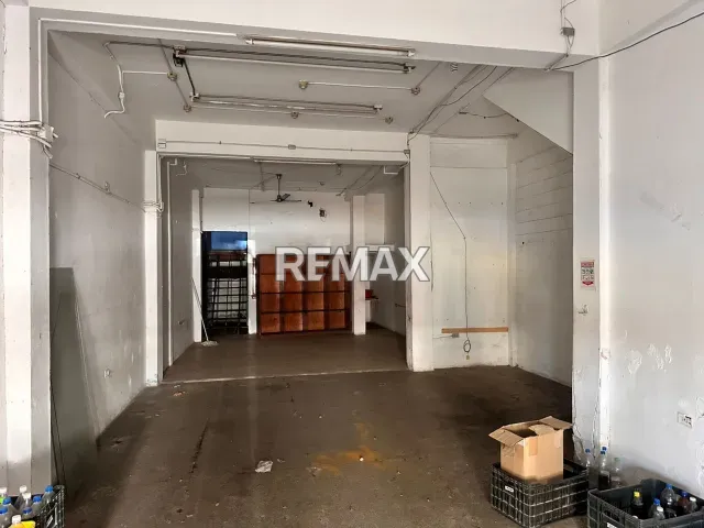 Local comercial de 314 m² en alquiler con oficina y depósito en Centro Punto Fijo - Foto 7