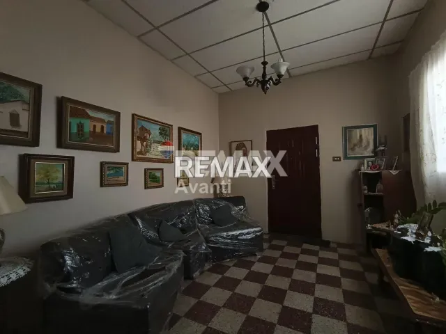 Casa de 4 hab. y 4 baños en venta, 396 m² en Calle Girardot, Santa Irene - Foto 2