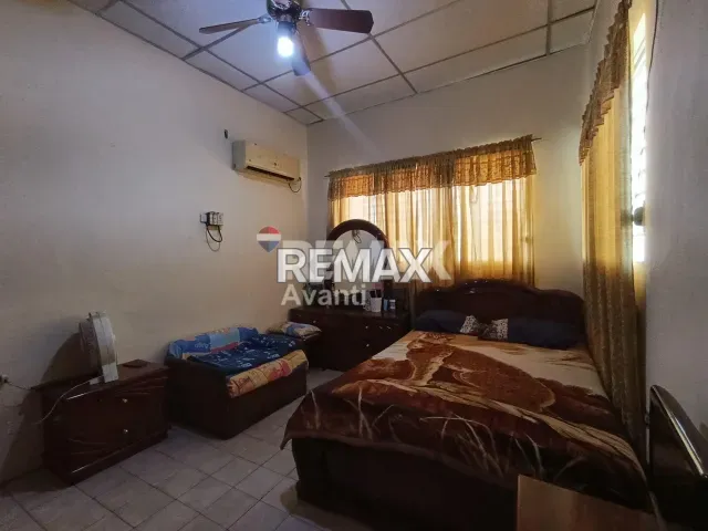 Casa de 4 hab. y 4 baños en venta, 396 m² en Calle Girardot, Santa Irene - Foto 9