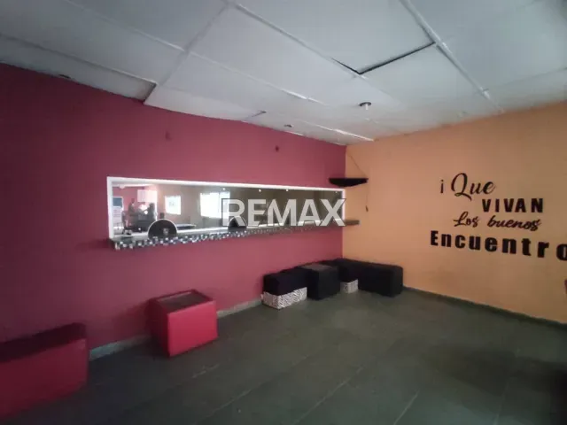 Amplio galpón de 600 m² en alquiler con 5 baños y 10 estacionamientos en La Puerta Maraven - Foto 4