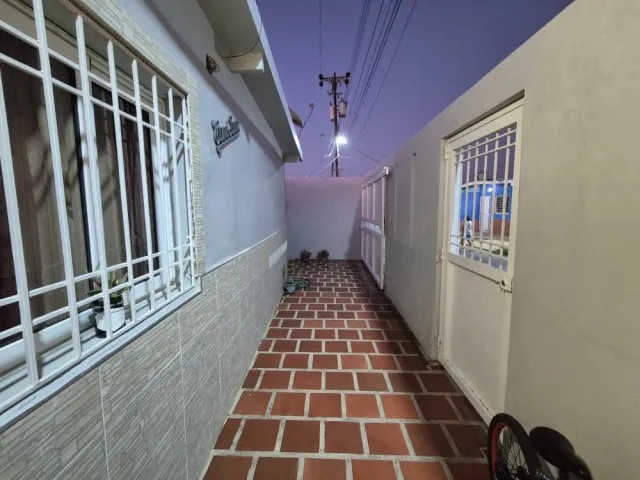 Cálida casa de 2 hab. con área social y 2 aires acondicionados en venta, Falcón - Foto 11