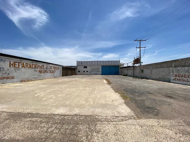 Amplio galpón de 1.400 m² en alquiler, ideal para industria en Punto Fijo - Foto 2