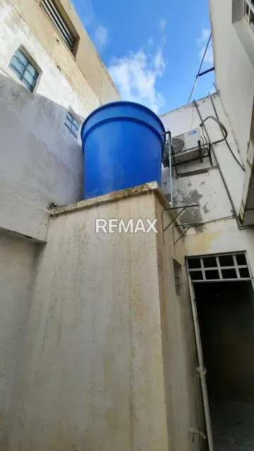 Local comercial de 45 m² en alquiler, con baño y excelente ubicación en Punto Fijo - Foto 5