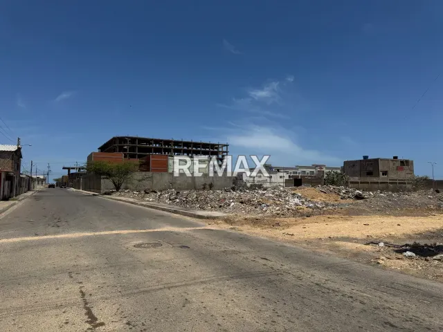 Terreno de 308 m² en venta en Bella Vista, ideal para comercio o residencial - Foto 1