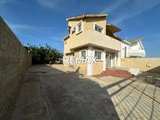 Casa de 3 habitaciones y jardín en venta, 515 m² en Urb. Los Matapalos, Falcón - Foto 1
