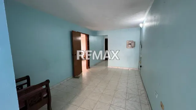 Amplia casa de 4 habitaciones y 4 baños en venta, gran garaje para 12 autos - Foto 12