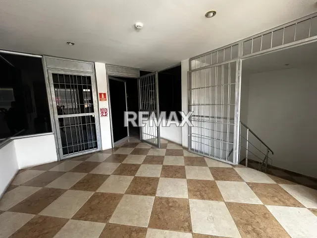 Local comercial de 55 m² en venta, 2 baños, ideal oficinas, Centro Punto Fijo - Foto 4