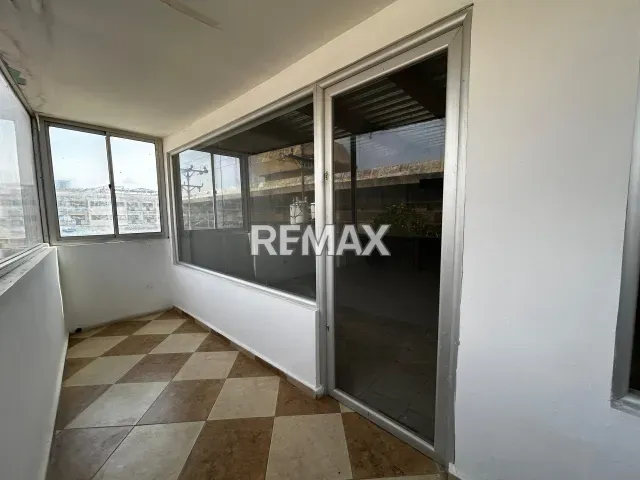 Local comercial de 55 m² en venta con 2 baños y estacionamiento en Punto Fijo - Foto 2
