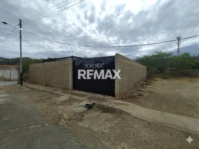 Terreno de 185 m² en venta, cerca de playas en Los Taques, Falcón - Foto 1