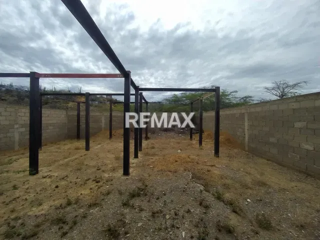 Terreno de 185 m² en venta, cerca de playas en Los Taques, Falcón - Foto 2