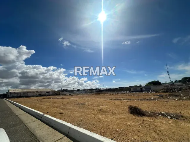Amplio terreno de 3.500 m² en venta, ideal para patio de contratista en Cardón - Foto 1