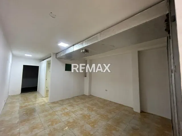 Amplio local comercial de 74 m² en alquiler con mezzanina en Avenida Principal, Punto Fijo - Foto 6