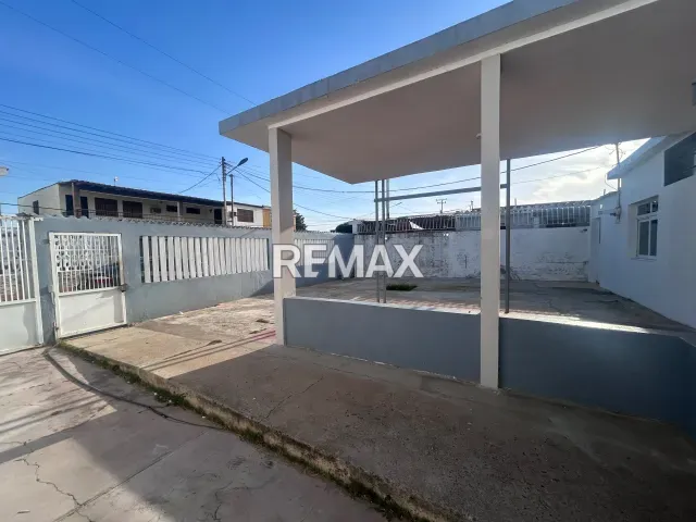 Casa en alquiler con anexo, 3 hab. y jardín en Judibana, 350 m² de terreno - Foto 2