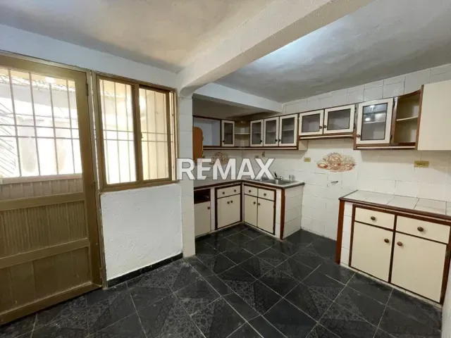 Casa en venta de 3 habitaciones y 2 baños en Doña Emilia, 175 m² de comodidad - Foto 2