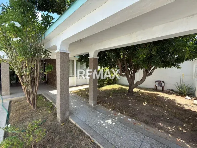 Casa de 3 habitaciones y 3 baños en venta, 200 m² en Avenida 10, Maraven - Foto 7