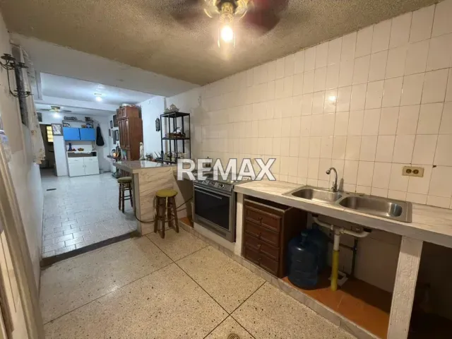 Casa de 3 habitaciones y 3 baños en venta, 200 m² en Avenida 10, Maraven - Foto 9