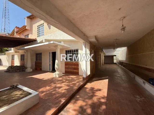 Casa de 7 habitaciones y 7 baños en venta, 500 m² en Santa Irene, Cardón - Foto 2