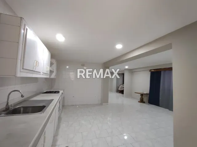 Moderno apartamento de 3 habitaciones en alquiler, 98 m² en Santa Fe, Villa De Oro - Foto 1