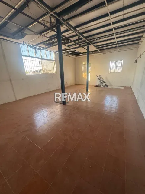 Alquiler de oficina de 178 m² en Calle Mariño, ideal para administración o depósito - Foto 3