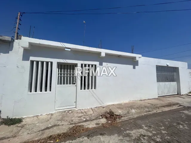 Moderna casa de 3 hab. y 3 baños en venta, 157 m², Urbanización Judibana - Foto 1