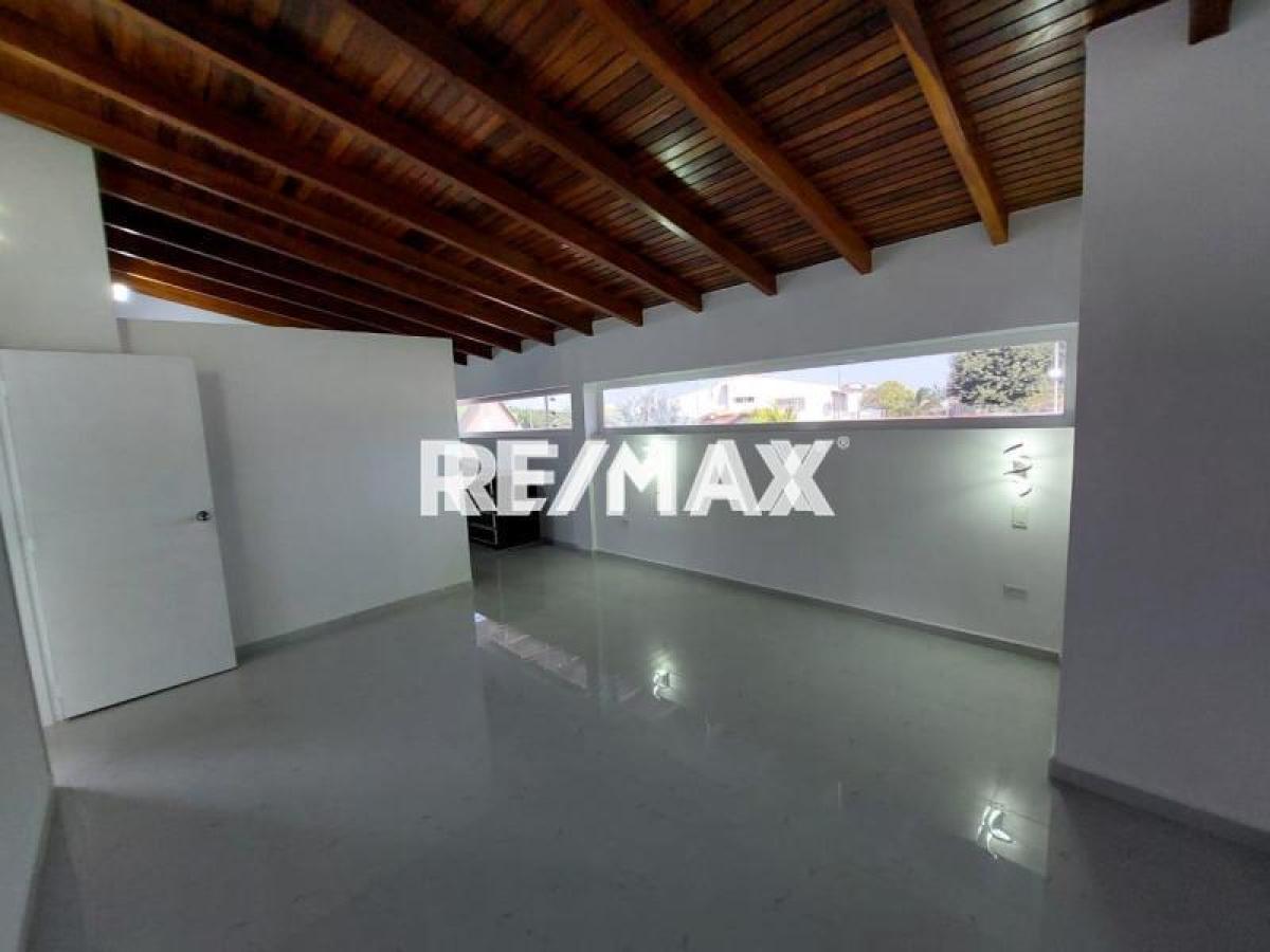 Amplia casa de 3 hab. con jardín y garaje en venta, Judibana La Lagunita. - Foto 12