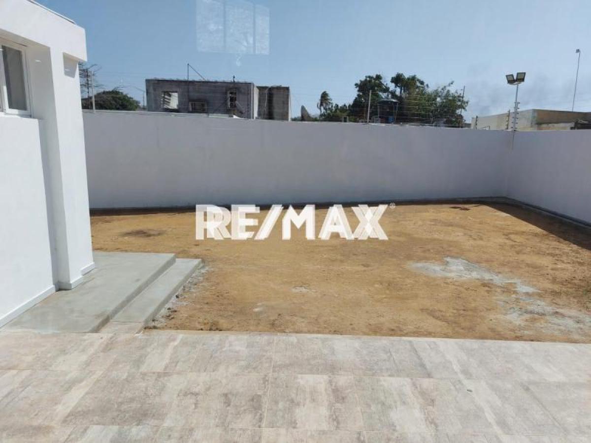 Amplia casa de 3 hab. con jardín y garaje en venta, Judibana La Lagunita. - Foto 19